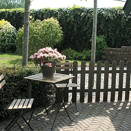 Bed & Breakfast De Jagthut 3*