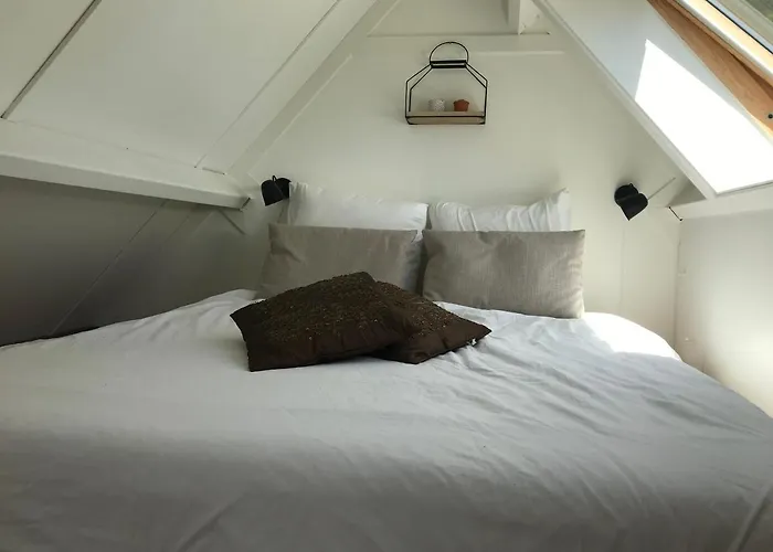 Bed & Breakfast De Jagthut 3*